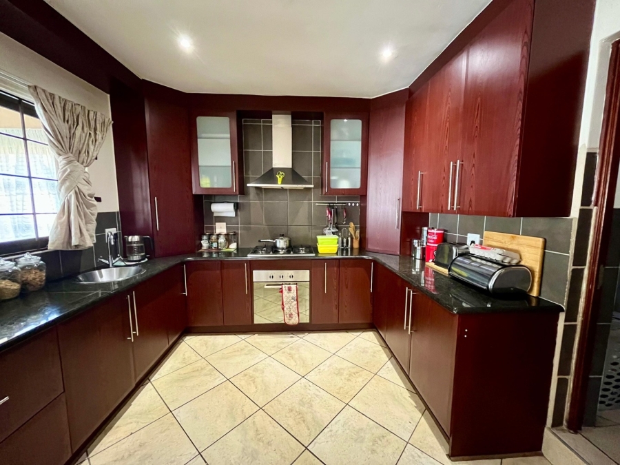 4 Bedroom Property for Sale in Safari Gardens North West